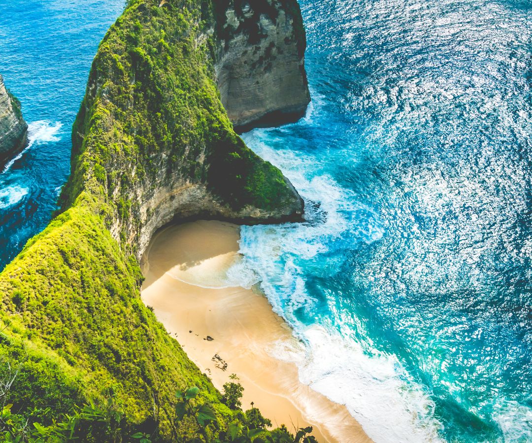 bali-beach-cliffs