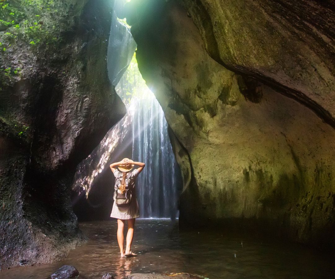 air-terjun-nung-nung-waterfall-in-bali-indonesia-petang