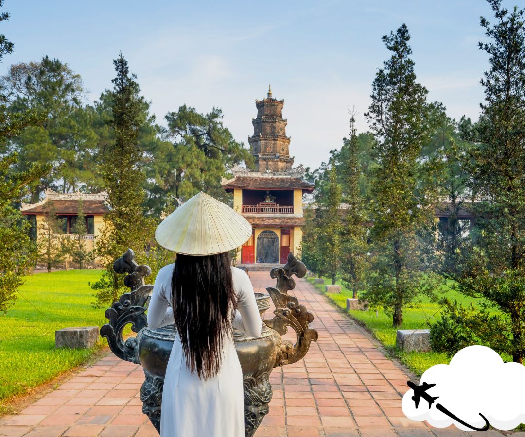 lady-at-vietnam-temple