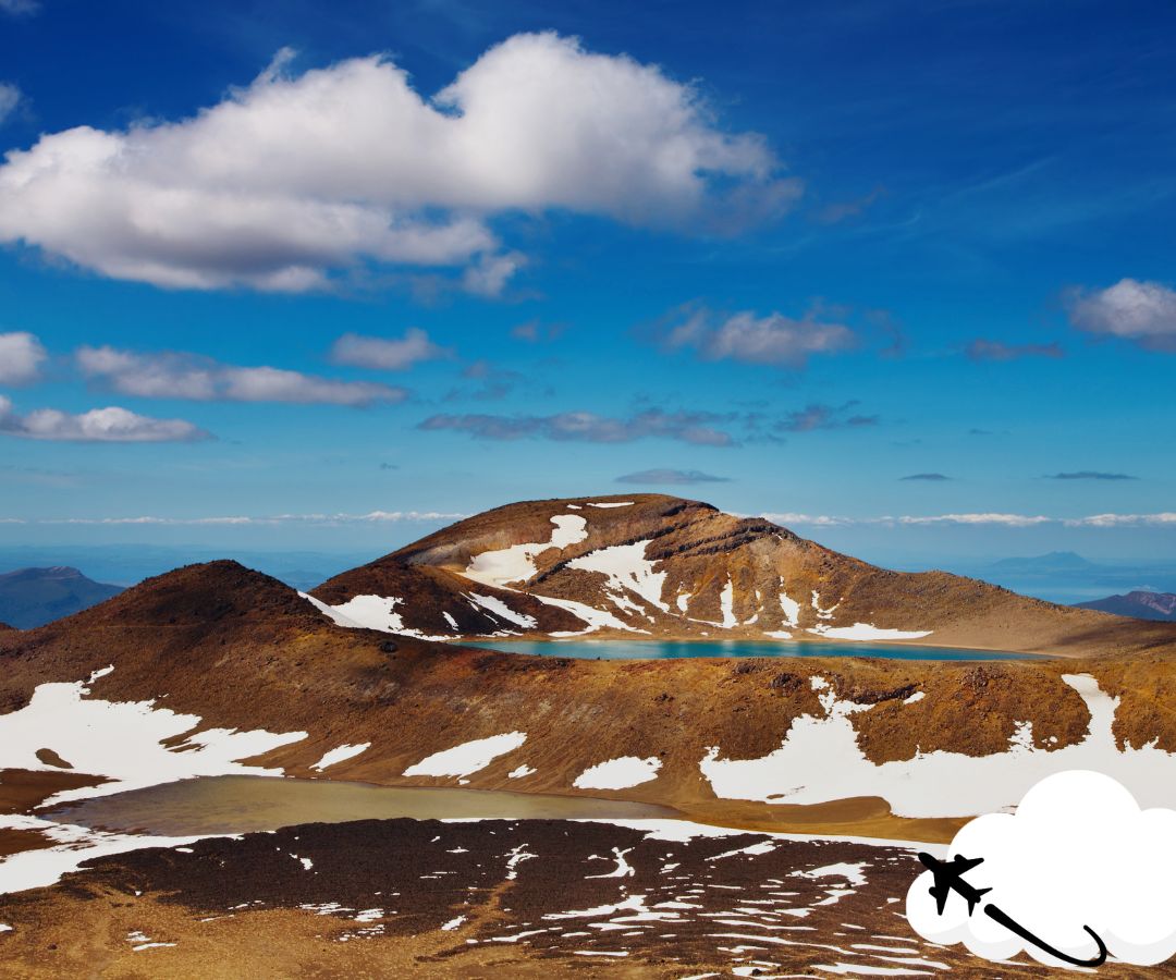 Tongariro-mountain-crystal-blue-water
