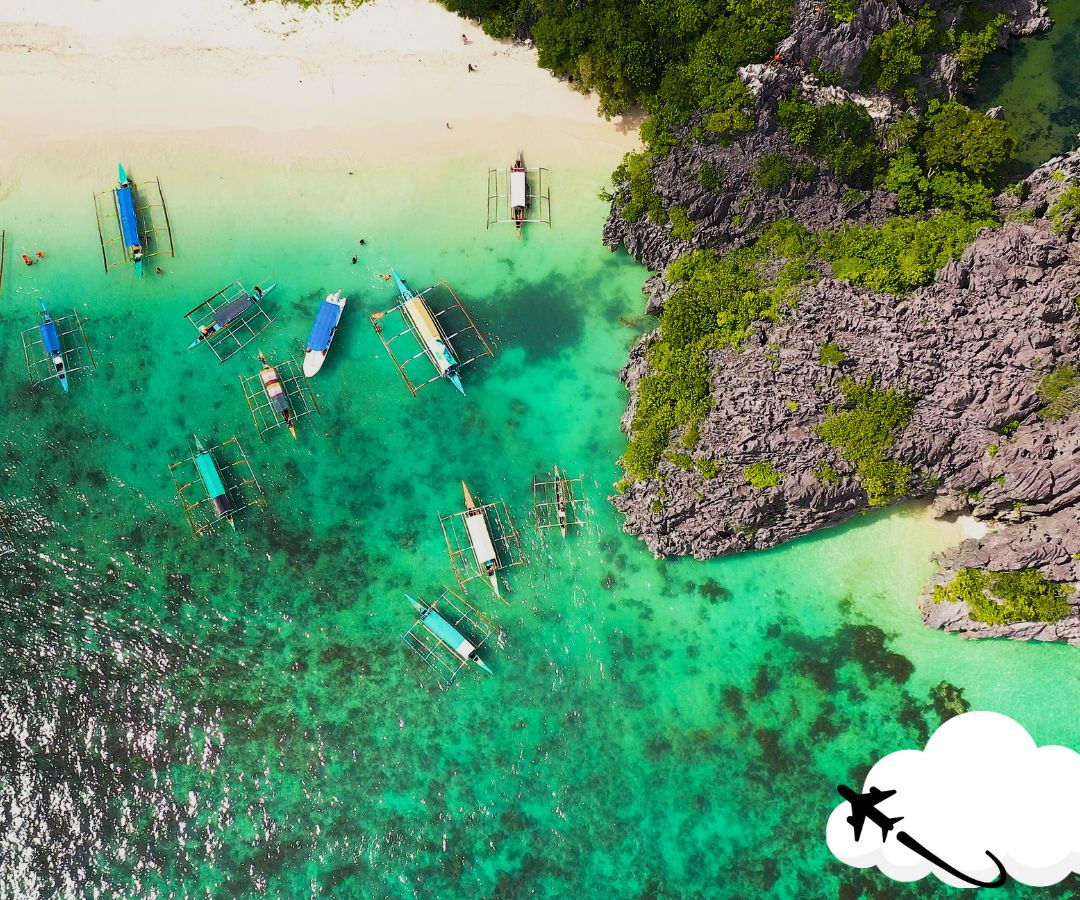 philippines-islands-crystal-blue-water-with-boats