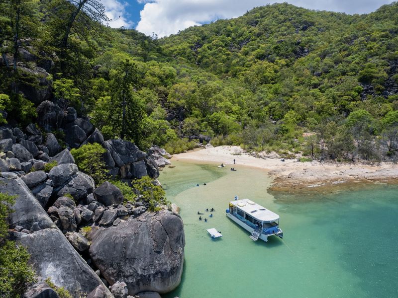 Townsville-boat-Side-Image-800x600 townsville-beach