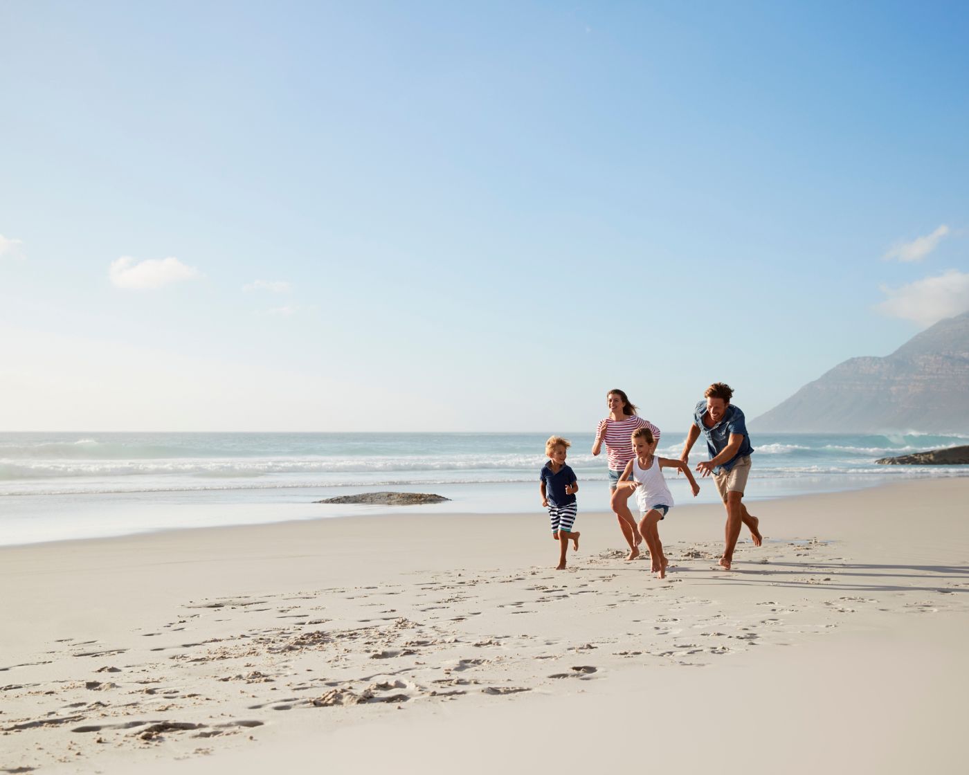 friends-on-beach
