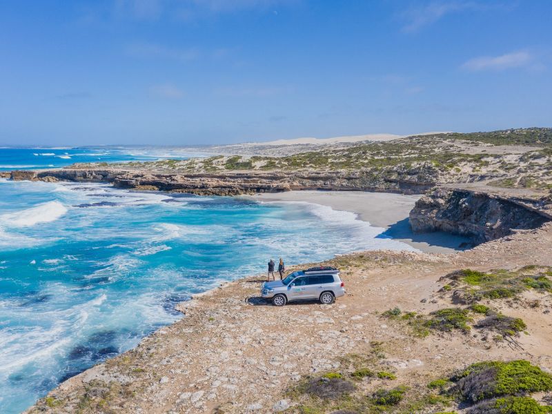 australia-car-on-coast
