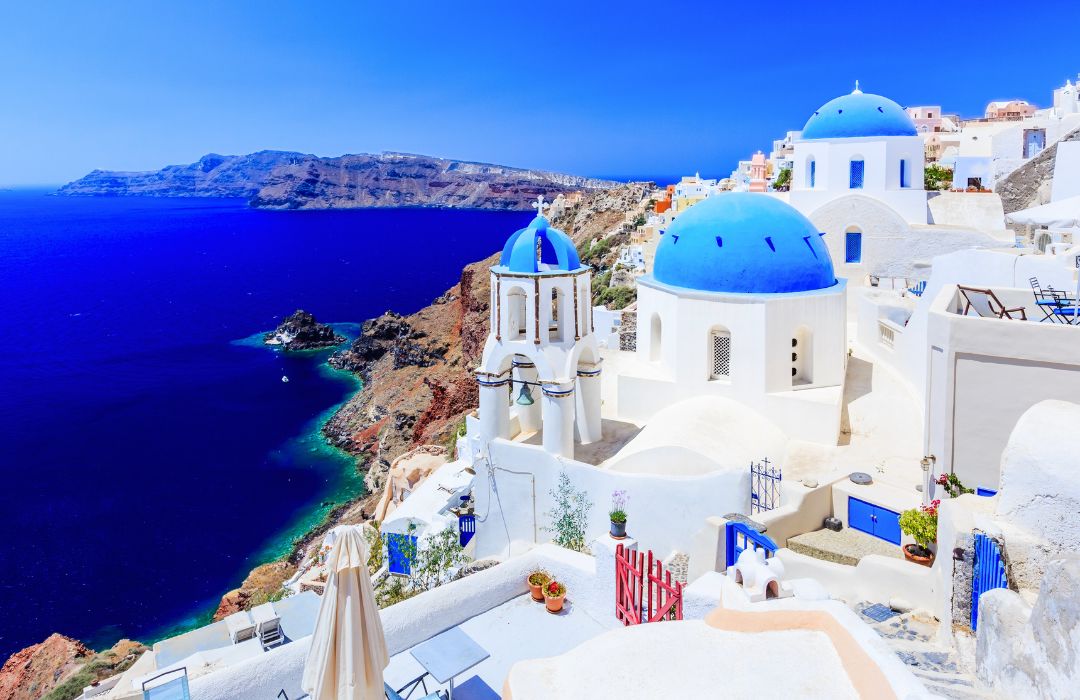 blue-roofs-in-greece